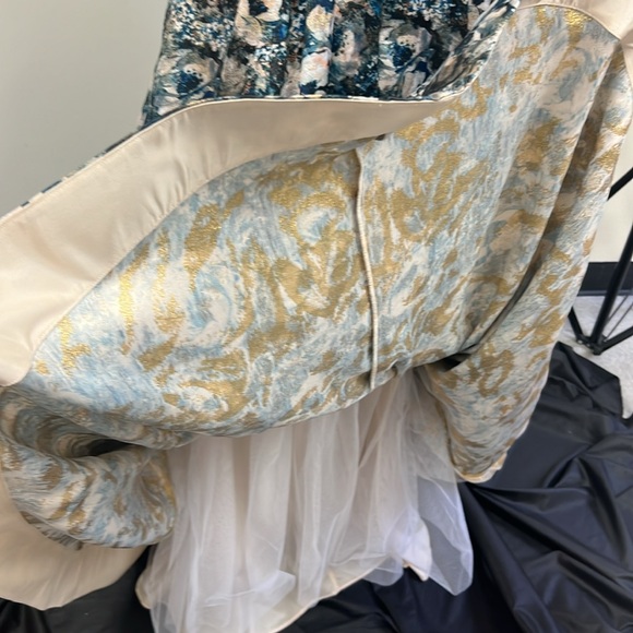 Aidan Mattox shutters sleeveless print double V-Neck long gown - Picture 12 of 14